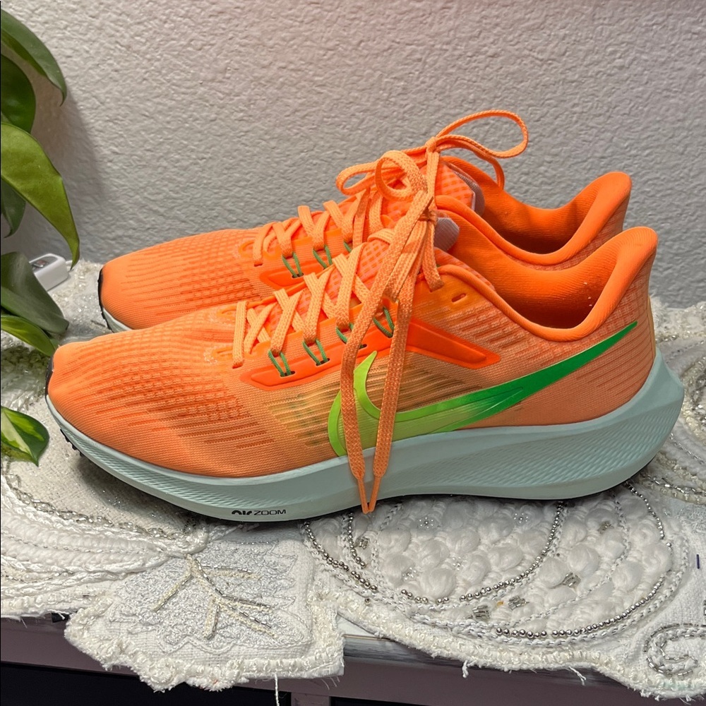 EUC NIKE Orange Air Zoom Pegasus 39 - Picture 4 of 14